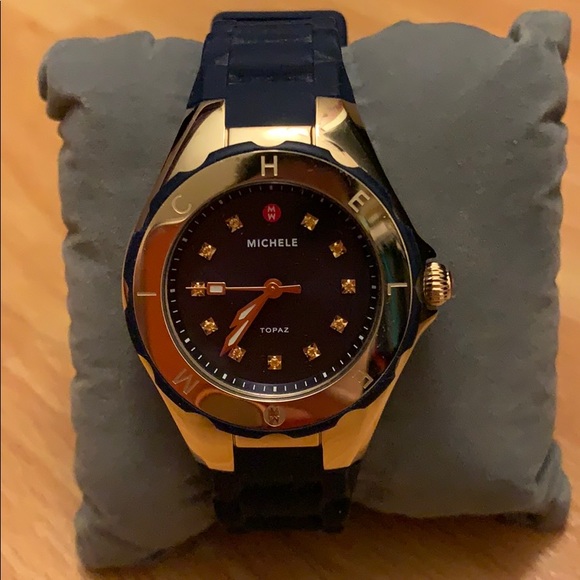 Watch - Picture 3 of 5